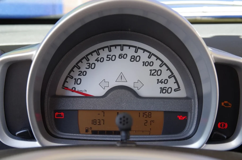Oil pressure warning light